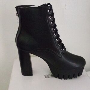 NEW Platform Chunky Heel Boots Black Wild Diva Lounge Size 10